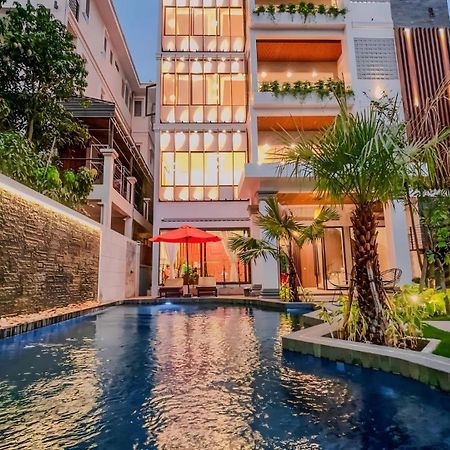 The Luxury Hotel Siem Reap Buitenkant foto