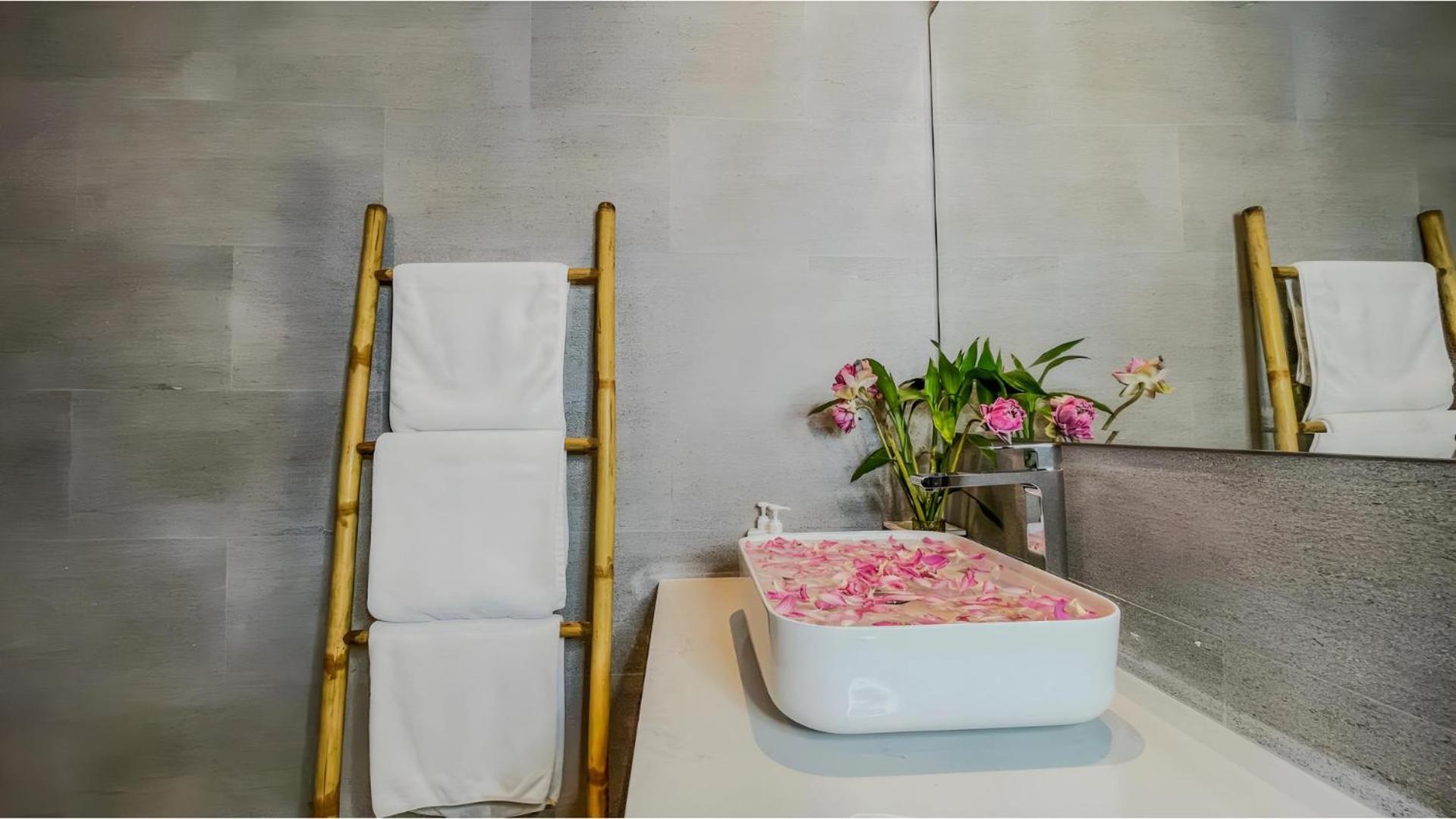 The Luxury Hotel Siem Reap Buitenkant foto