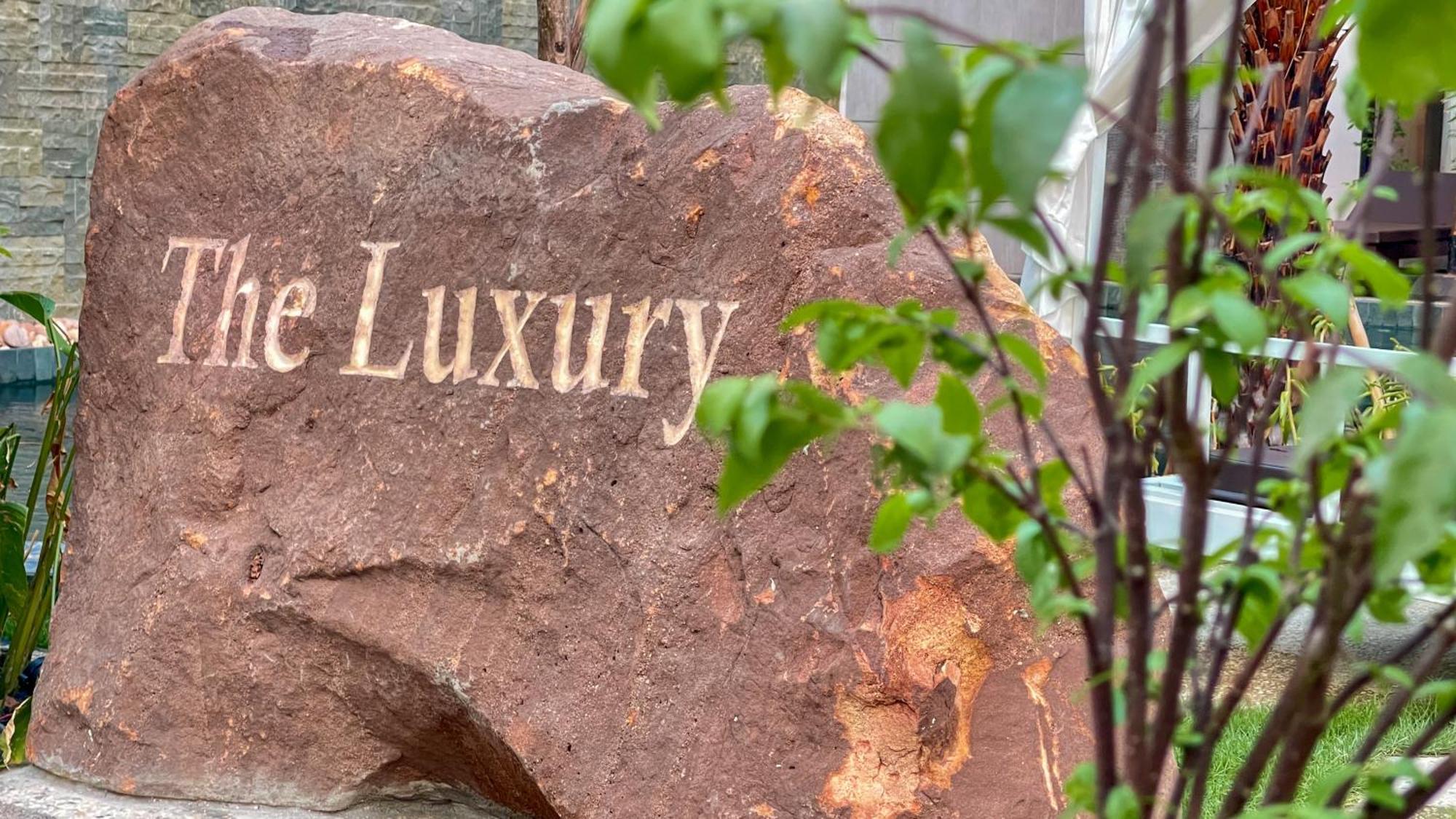 The Luxury Hotel Siem Reap Buitenkant foto