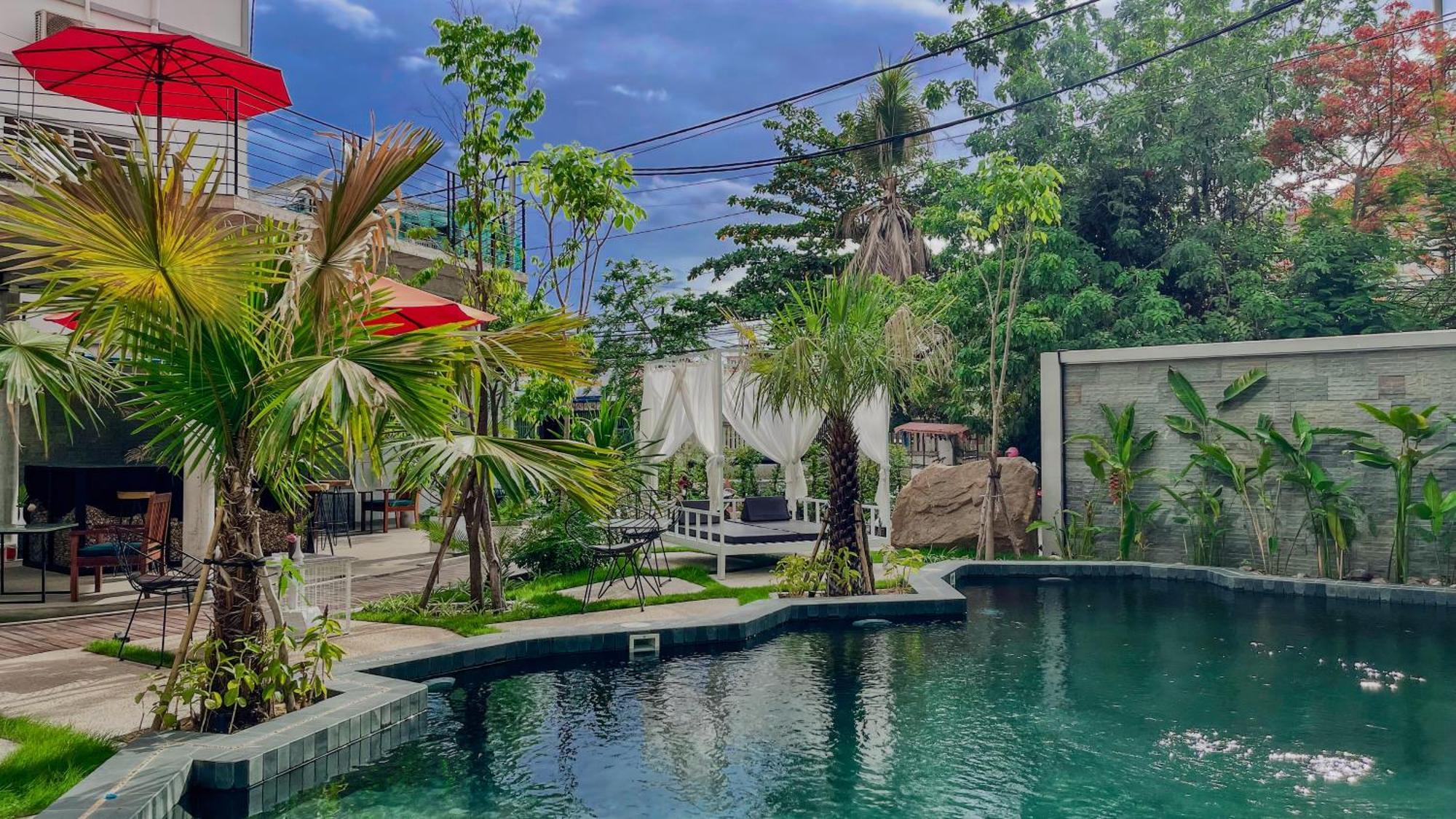 The Luxury Hotel Siem Reap Buitenkant foto